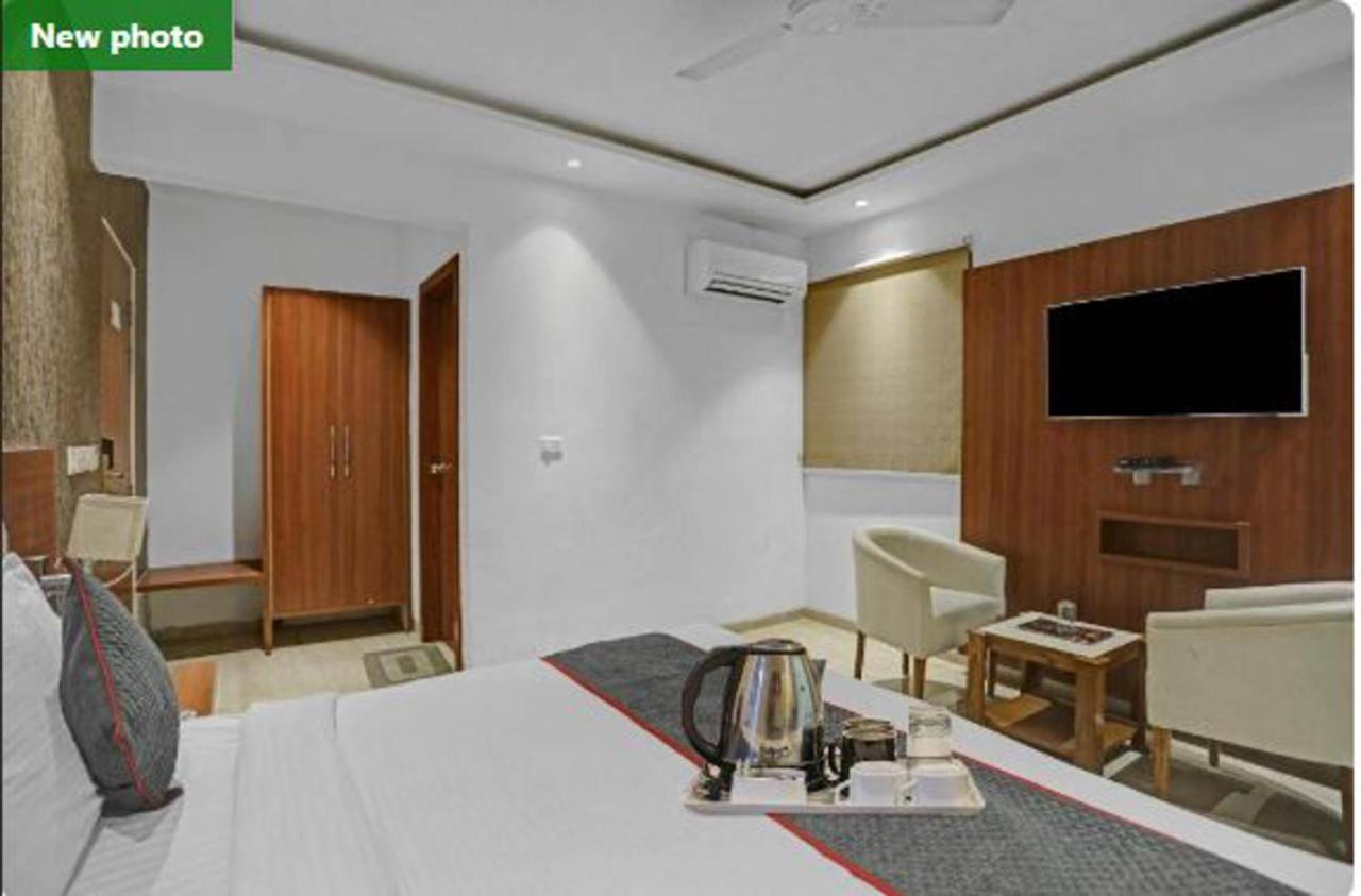 Hotel Wowstops-Clark Near Delhi Airport Neu-Delhi Exterior foto