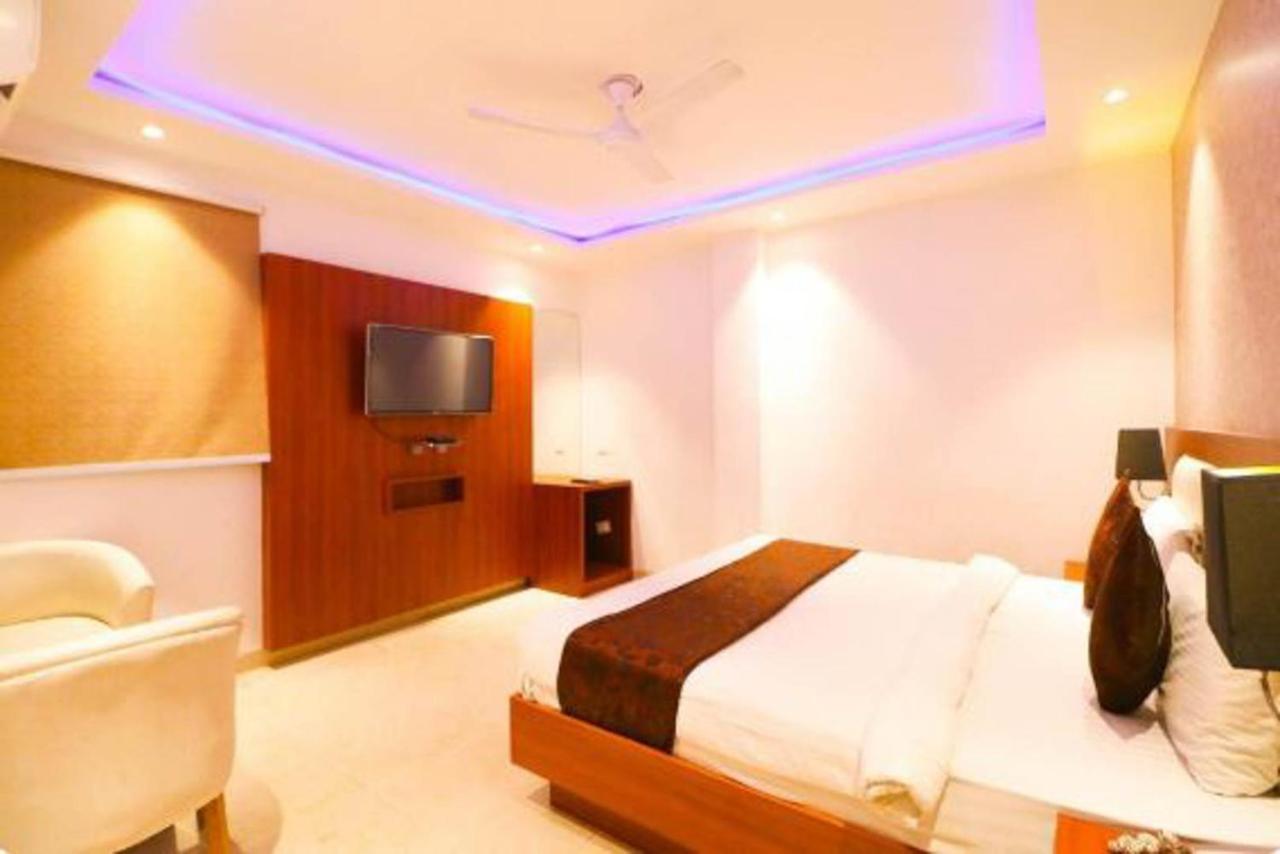 Hotel Wowstops-Clark Near Delhi Airport Neu-Delhi Exterior foto