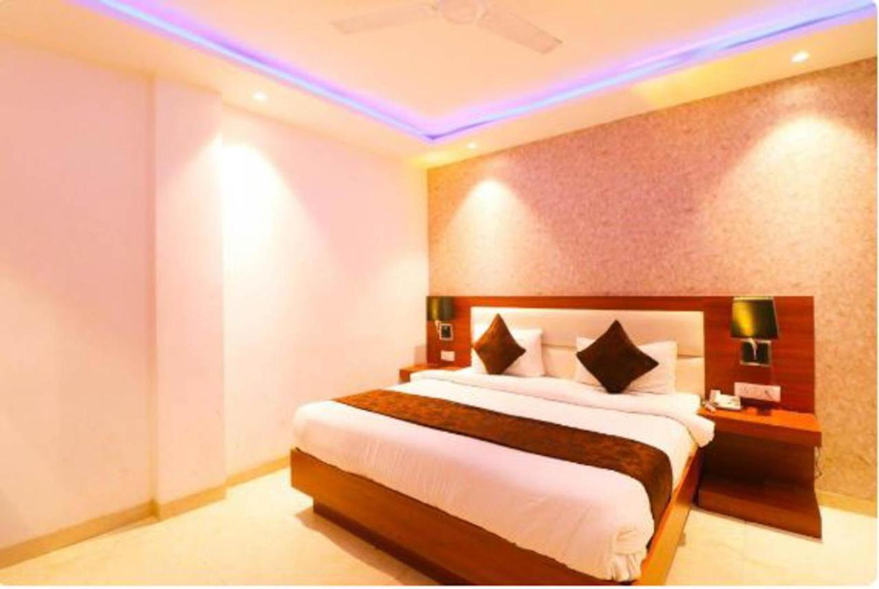 Hotel Wowstops-Clark Near Delhi Airport Neu-Delhi Exterior foto