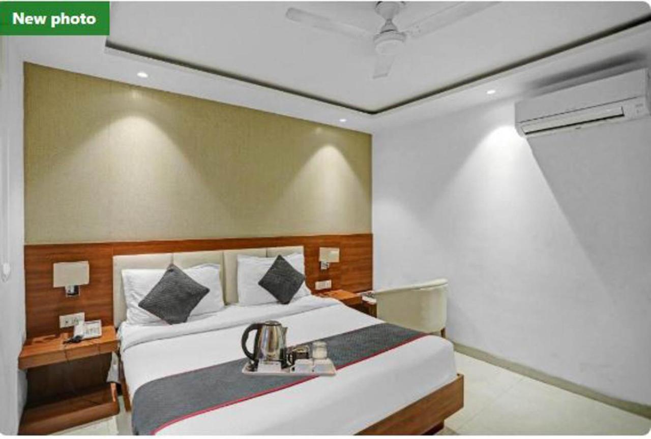 Hotel Wowstops-Clark Near Delhi Airport Neu-Delhi Exterior foto